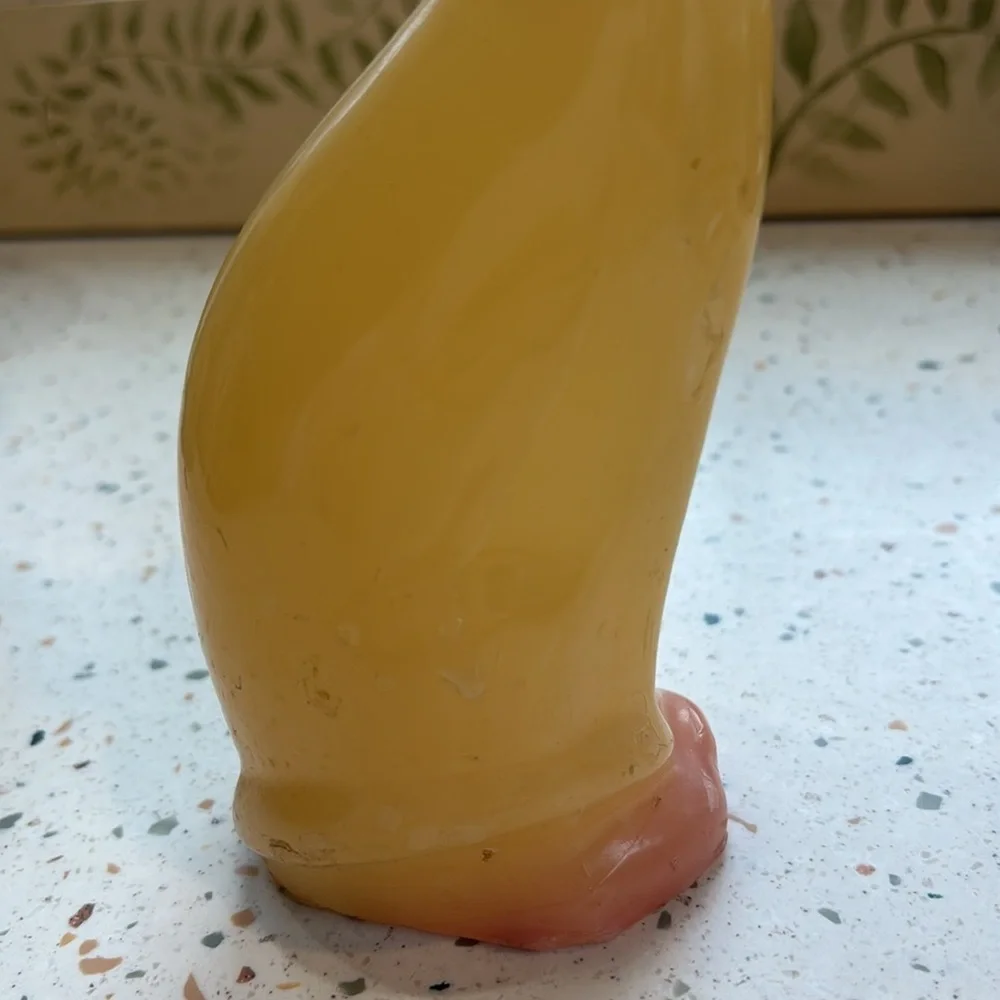 Vintage Yellow Cat Shaped Candle with Rhinestone Collar‎